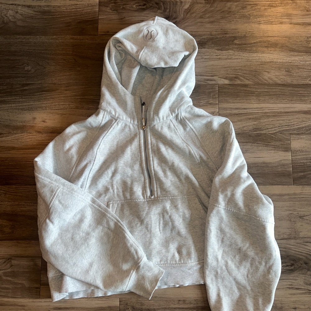 Light gray half zip scuba with hood